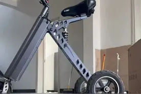 480元的超小折叠电动车，纯电续航15公里，回头率爆表图片