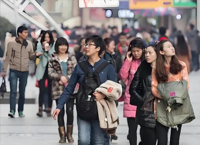 中国将迎人口死亡高峰！22年1041万，23年1100万，去年死亡多少？