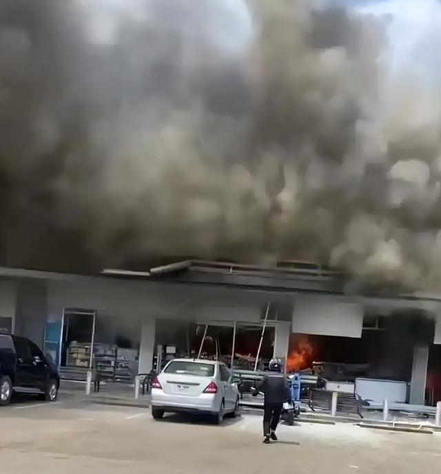 停火了！柬埔寨首相洪玛奈感谢三国，美鹰派无法理解：特朗普的功劳，中国凭啥被赞；更深的暗潮还在潜藏着