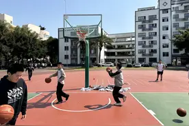 体育中考下月开考｜中长跑回归，满分人数将有何变化？图片