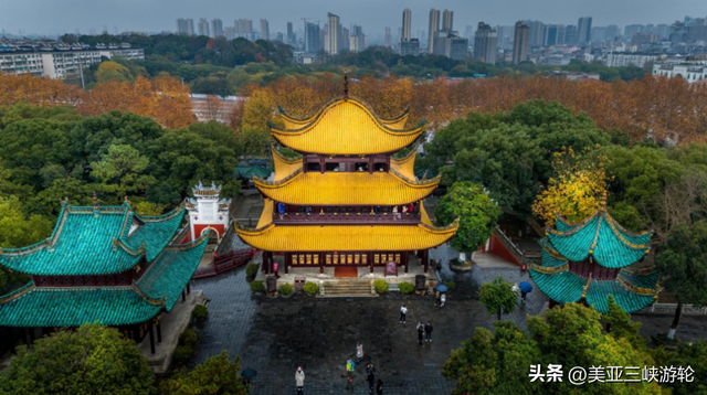书香与江水的邂逅：全国书博会落幕，三峡游轮悠然之旅正当时