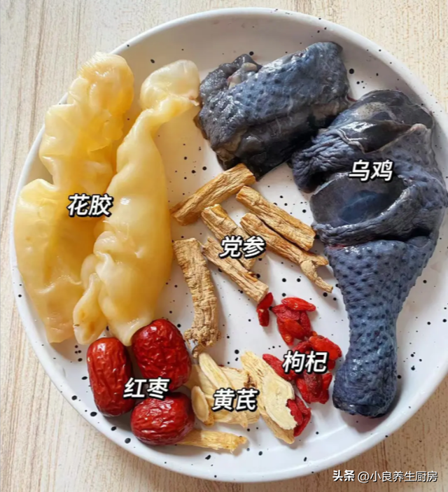 花胶党参花菇红枣炖 花胶能与党参红枣炖吗