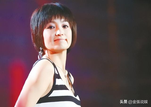 连上5次春晚，却和恩师同居怀孕被骗流产	，如今56岁的她依然单身