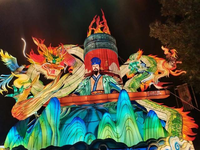 秦皇祖邑千年韵，祁山灯会万古情