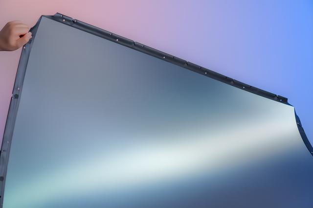 海信激光电视探索X1 Ultra：1k尼特全屏亮度+9.1.4声道家庭天花板