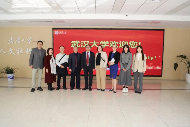 沃隆港大学逯高清校长率团访问武汉大学文化遗产智能计算实验室