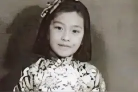 看完章含之14岁到73岁照片，才知她美了一生，女儿继承她才华图片