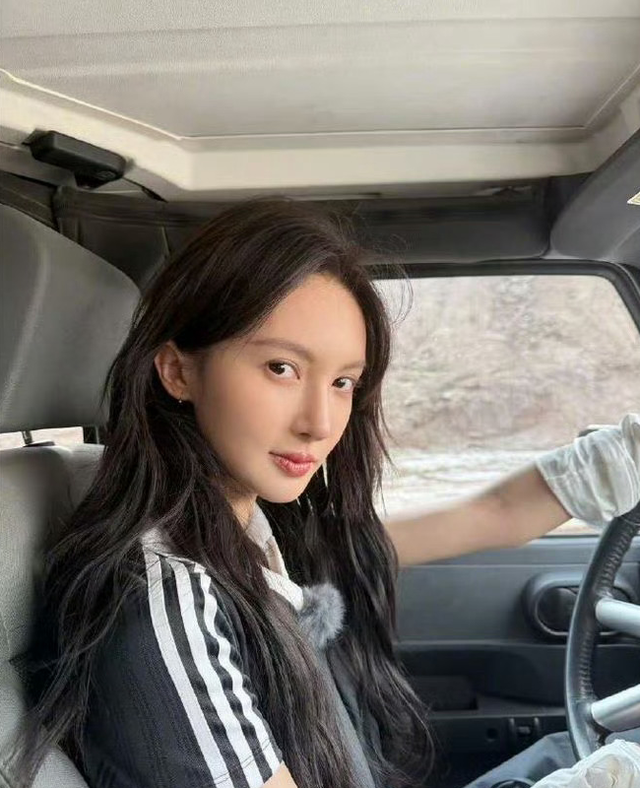 被曝"丑闻"才2小时，交警回应金晨肇事逃逸，原来一切都早有预兆