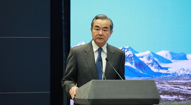 短短两天，中国的两大邻国，一个来到了北京，一个看向了美国