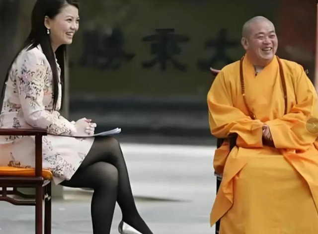 李湘不忍了！公开回应与释永信的真实关系，亲吻照的真相终于大白