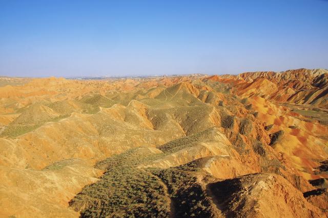 张掖七彩丹霞，一处“被上帝打翻的调色盘”，看大自然的鬼斧神工