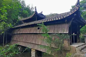 闽浙两省交界处有座“百山之祖”，是三江之源，精美廊桥随处可见图片