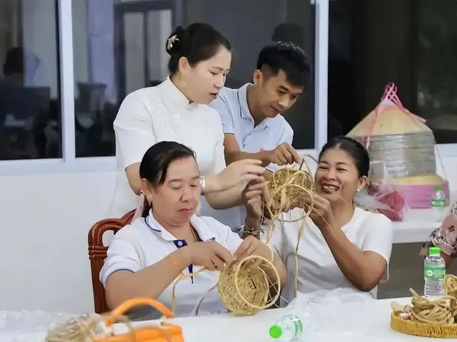 亚洲最穷国，落后中国30年，女性却惊人开放，很多土豪都想去定居