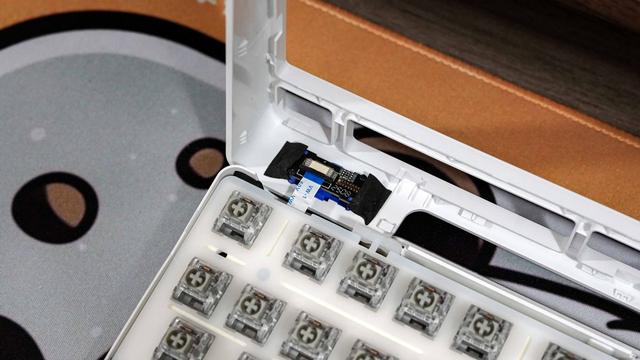 雷柏V700DIY-98拆解：7层消音+凯华定制快银轴，机械键盘卷疯了！