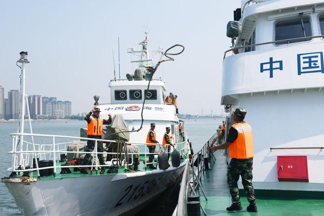 美军2架舰载机在南海坠毁，和中国有关系吗？有两大可能性