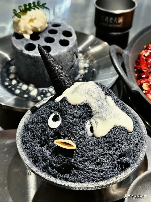 网红小吃别太离谱！痰盂装蛋糕	、奶皮糖葫芦造假，许多人已经上当