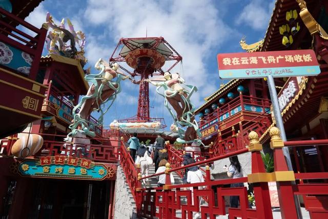 景区厕所神似《哪吒2》中“玉虚宫”，当地回应：实地看没那么豪华