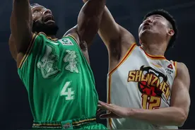 总比分3比0淘汰深圳男篮，辽篮连续十个赛季挺进半决赛图片