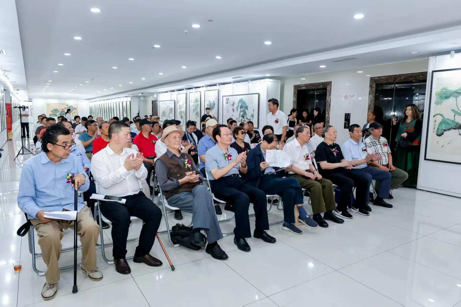 王成志应邀为中宣盛世国际书画院主办中国画个展和研讨会题写会标 王成志应邀为中宣盛世国际书画院主办中国画个展和研讨会题写会标