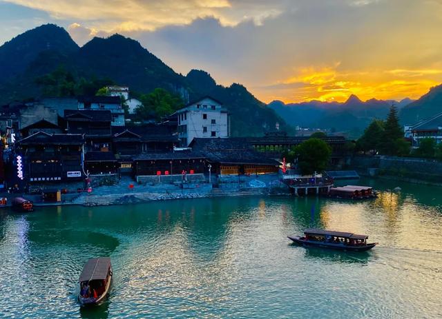 边城印象:一口吃三省 三地闻鸡鸣!