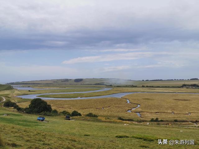 白色断崖与灰色天空，英国南部海岸线的另一种浪漫