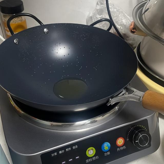 “电磁炉”正在淡出中国家庭，被时代淘汰，连声招呼都不打！