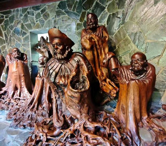 参观根宫佛国博物馆