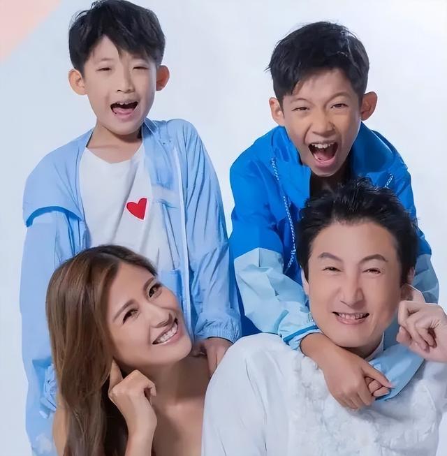 突发！知名港星举家搬离香港移居深圳，宣布这辈子都不再搬家