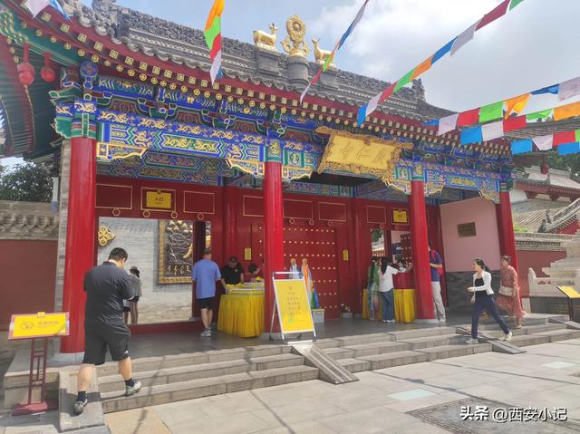 西安最值得一去的寺庙，不花钱却上香祈福全有，康熙乾隆亲笔题字