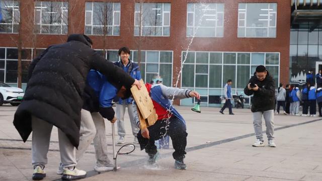 逐梦蓝天 | 恒德水火箭比赛“点燃”少年航天梦