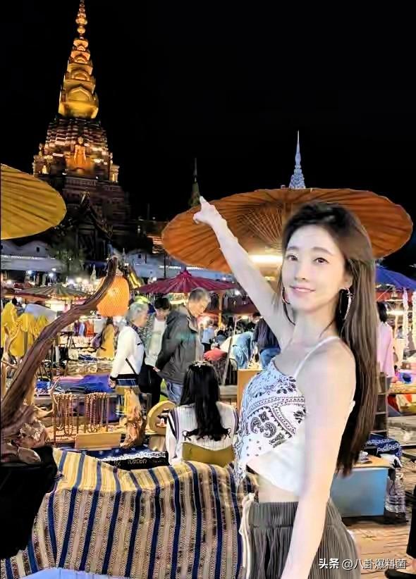 冯提莫直播间大尺度换装冲上热搜！大病归来，她的身材假到离谱