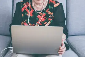 微信群“养生课”的秘密：违规出售OTC药品，老人动辄花数万图片