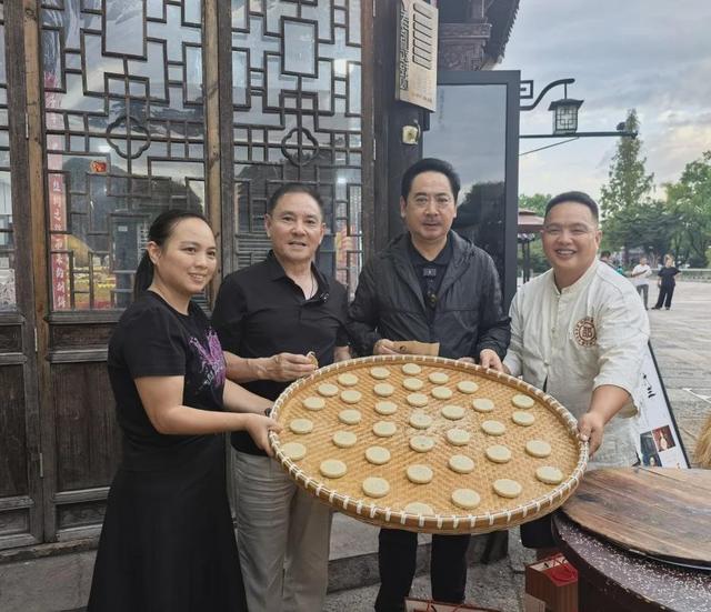 “美丽中国万里行”文艺志愿者走进南孔圣地衢州