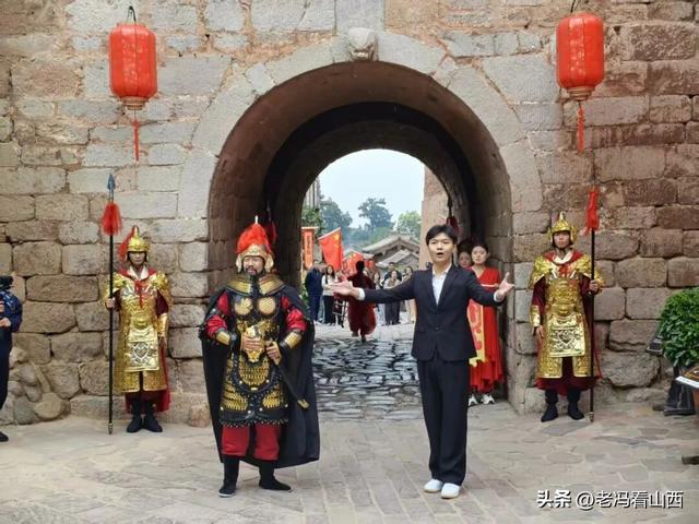 山西介休 张壁古堡，红了！