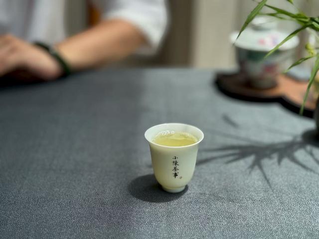 秋天为什么要多喝老白茶？2个难以拒绝的优势，看看你喝对了吗？