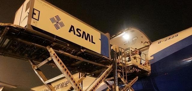 出货78台！中企公布EUV光刻机专利，难怪ASML着急出货了？