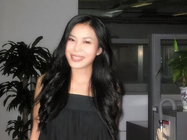 春晚爆红后，她洗完澡从23楼一跃而下，临终时最后喊了声“妈妈”