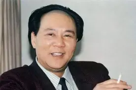 1993年，台湾记者问古月何时去台湾，他的巧妙回复令全场拍手叫绝图片