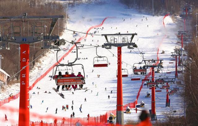 北大湖新雪季迎客，冰雪旅游持续升温