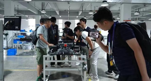 2025数博会｜解锁城市魅力！“主咖爽游贵阳贵安”主题采访活动精彩继续