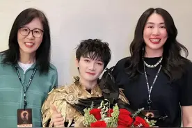 郎平现状：定居美国住豪宅，女儿中文不太流利，却是她最大的骄傲图片