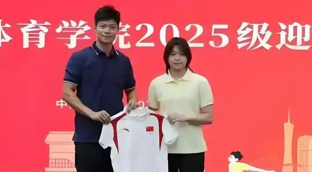 郭晶晶也没想到	，18岁官宣喜讯的全红婵，已走上她曾经的“老路”
