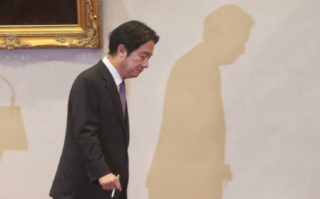 赖清德没等来美国的军火船	，台湾先等来解放军5面合围