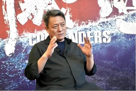 她19岁与导演私奔，在地下室裸婚连生3胎，今被丈夫用7部剧捧红