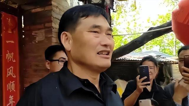 朱小伟做梦也没有想到，离婚四年后，前妻陈亚男还是不愿放过自己