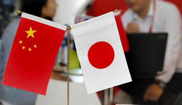 越闹越大！日本大使被召见，中国军号罕见警告，要让高市吞下苦果