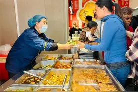 天津老年食堂助餐补贴有变！这些人也能享受了！图片