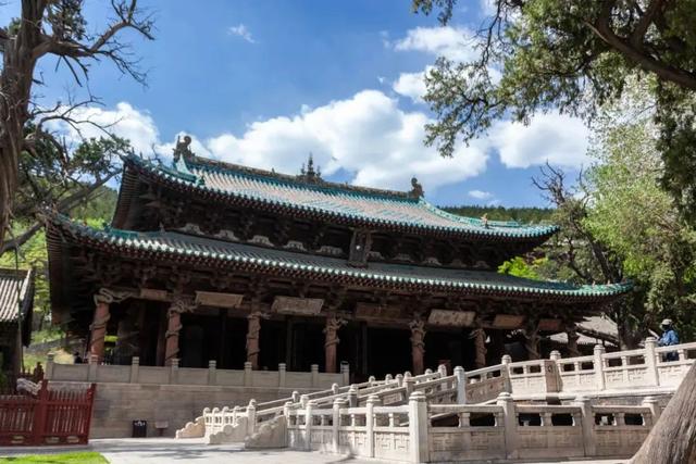 8月特价机票来了！临沂出发低至310元！包含多个热门旅游地！