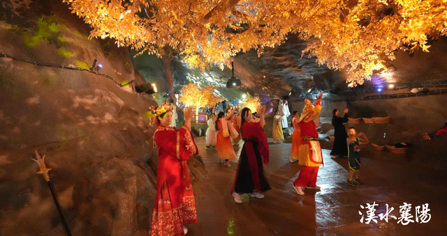 保康尧治河文旅升级 三界洞天推出盛大仙幻演艺