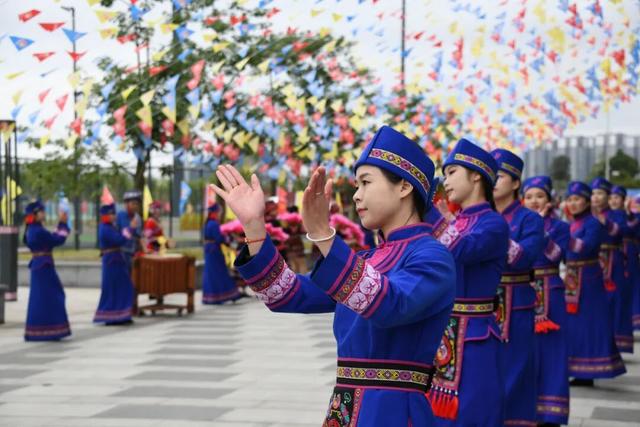 仫佬族最盛大的节日！广西罗城邀你这个周末来过依饭节咯~